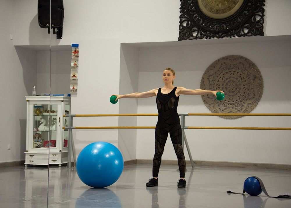Estudio de danza en Linares, Academia de danza en Linares, Clases de danza en Linares, Escuela de danza en Jaén, Formación profesional en danza, Academia de baile en Linares, Clases de ballet en Linares, Escuela de danza clásica en Jaén, Danza contemporánea en Linares, Clases de flamenco para niños en Linares, Cursos de danza para adultos en Jaén, Formación en danza profesional en Jaén, Academia de ballet en la provincia de Jaén, Instalaciones para danza en Linares, Escuela de danza con suelo especial, Danza y salud en Jaén, Método profesional de enseñanza en danza, Espacios accesibles para bailar, ¿Dónde aprender danza en Linares?, Mejor academia de danza en Jaén, Clases de danza para principiantes en Linares, Curso intensivo de danza en Jaén, Horarios y precios de clases de danza en Linares, preparación para las pruebas de ingreso al Conservatorio Profesional de Danza, preparación para las pruebas del Conservatorio, instalaciones para danza en Linares, suelo especial para danza, academia de danza en Jaén, galas de danza en Linares, espectáculos de fin de curso, actuaciones de ballet y flamenco, formación en danza en Linares, clases de ballet en Jaén, preparación para conservatorio de danza, ballet para adultos, ballet en Linares, clases de ballet clásico en Jaén, introducción a la danza para niños y adultos, academia de ballet en Linares, técnicas de puntas en Linares, repertorio clásico de ballet en Jaén, clases de ballet avanzado en Linares, perfeccionamiento en ballet clásico, preparación pruebas conservatorio danza en Linares, clases para ingreso al Conservatorio Profesional de Danza en Jaén, academia de danza para acceso a conservatorios, formación profesional en danza Linares, ballet fitness en Linares, clases de ballet para adultos en Jaén, entrenamiento con ballet en Linares, bienestar físico y emocional a través del ballet, ballet contemporáneo en Linares, clases de danza moderna en Jaén, ballet musical para todas las edades, expresión artística a través de la danza
