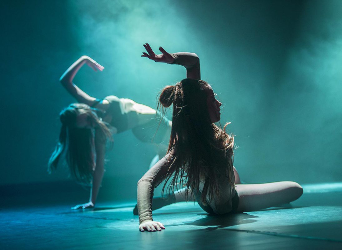 Estudio de danza en Linares, Academia de danza en Linares, Clases de danza en Linares, Escuela de danza en Jaén, Formación profesional en danza, Academia de baile en Linares, Clases de ballet en Linares, Escuela de danza clásica en Jaén, Danza contemporánea en Linares, Clases de flamenco para niños en Linares, Cursos de danza para adultos en Jaén, Formación en danza profesional en Jaén, Academia de ballet en la provincia de Jaén, Instalaciones para danza en Linares, Escuela de danza con suelo especial, Danza y salud en Jaén, Método profesional de enseñanza en danza, Espacios accesibles para bailar, ¿Dónde aprender danza en Linares?, Mejor academia de danza en Jaén, Clases de danza para principiantes en Linares, Curso intensivo de danza en Jaén, Horarios y precios de clases de danza en Linares, preparación para las pruebas de ingreso al Conservatorio Profesional de Danza, preparación para las pruebas del Conservatorio, instalaciones para danza en Linares, suelo especial para danza, academia de danza en Jaén, galas de danza en Linares, espectáculos de fin de curso, actuaciones de ballet y flamenco, formación en danza en Linares, clases de ballet en Jaén, preparación para conservatorio de danza, ballet para adultos, ballet en Linares, clases de ballet clásico en Jaén, introducción a la danza para niños y adultos, academia de ballet en Linares, técnicas de puntas en Linares, repertorio clásico de ballet en Jaén, clases de ballet avanzado en Linares, perfeccionamiento en ballet clásico, preparación pruebas conservatorio danza en Linares, clases para ingreso al Conservatorio Profesional de Danza en Jaén, academia de danza para acceso a conservatorios, formación profesional en danza Linares, ballet fitness en Linares, clases de ballet para adultos en Jaén, entrenamiento con ballet en Linares, bienestar físico y emocional a través del ballet, ballet contemporáneo en Linares, clases de danza moderna en Jaén, ballet musical para todas las edades, expresión artística a través de la danza
